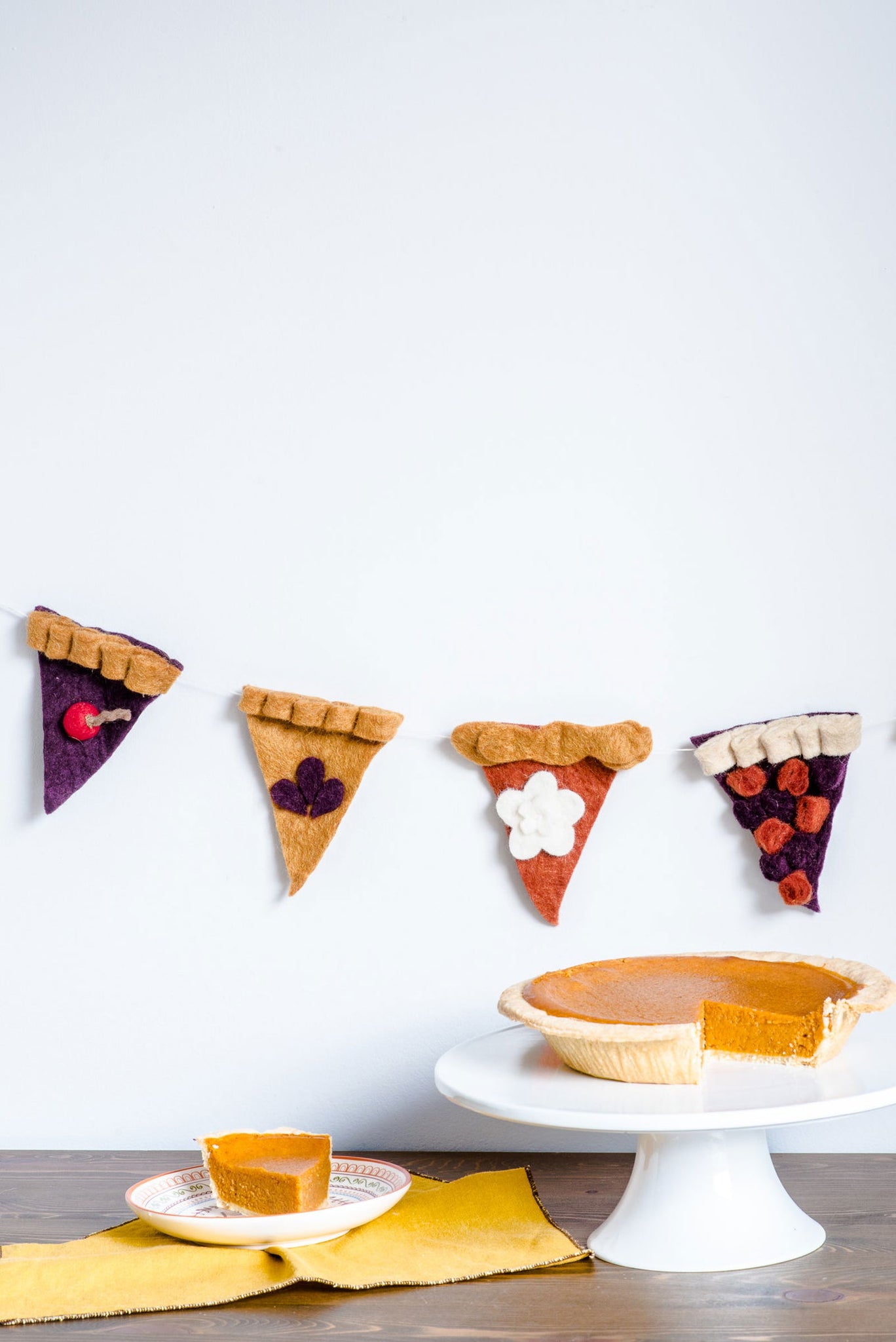 Thanksgiving Pie Garland - Nivas